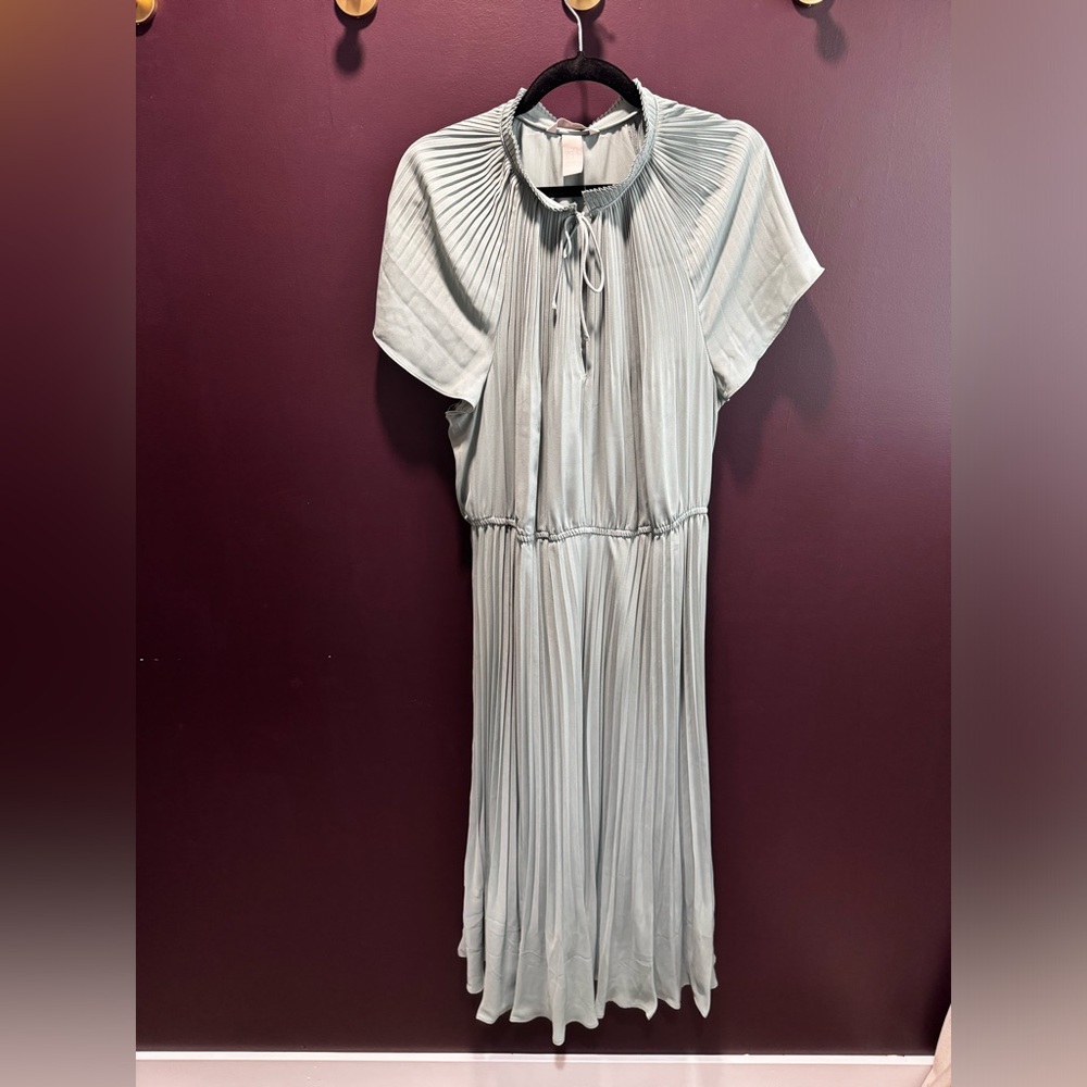 EUC H&M midi dress with pleats